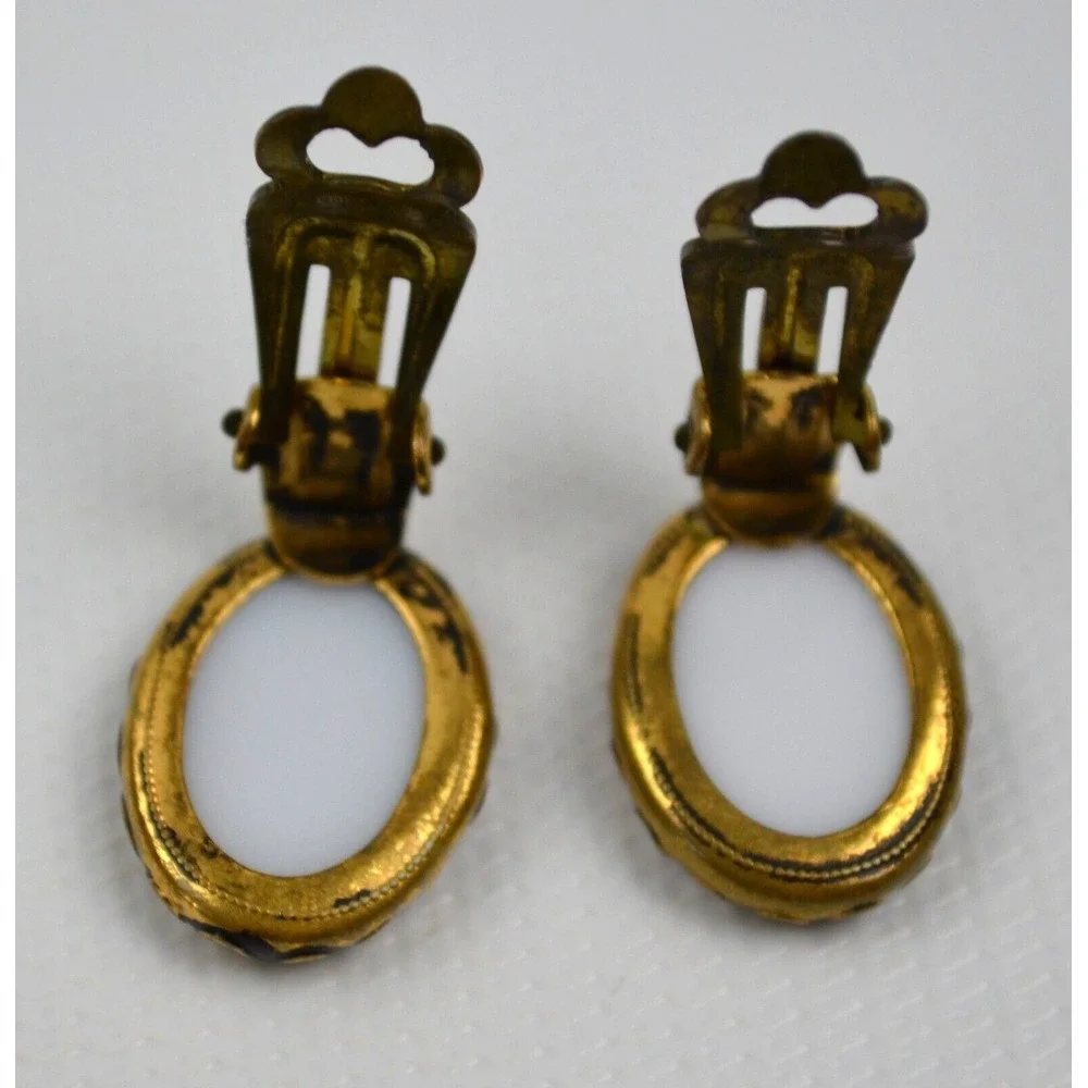 Vintage‎ Gold Tone Clip On Earrings w/ Vintage Picture Man Woman W. Germany .75